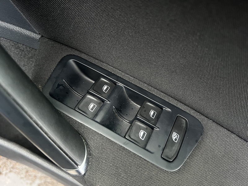 Volkswagen UP!  - U11494