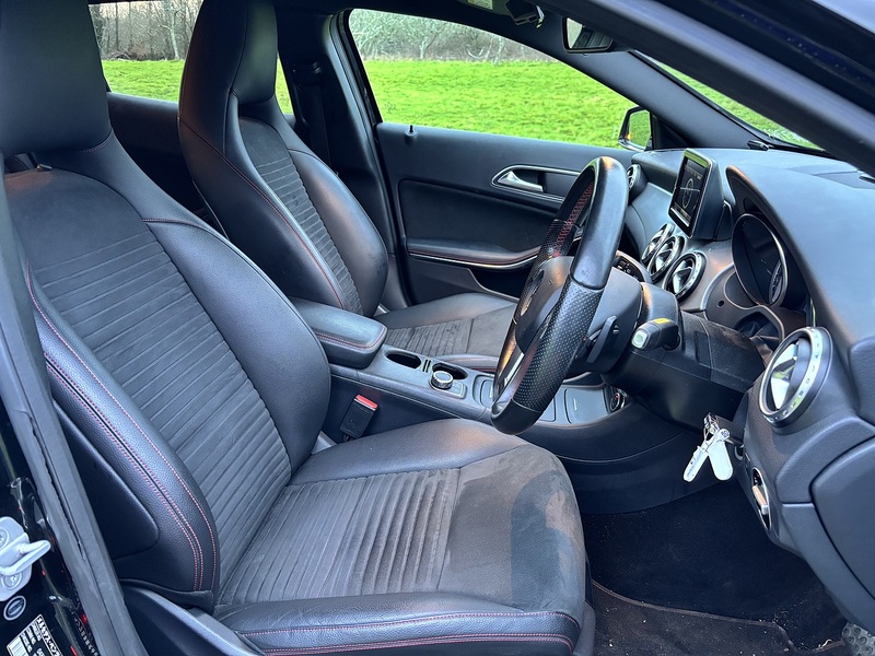 Mercedes-Benz Gla-Class Gla 250 4Matic Amg Line - U11495