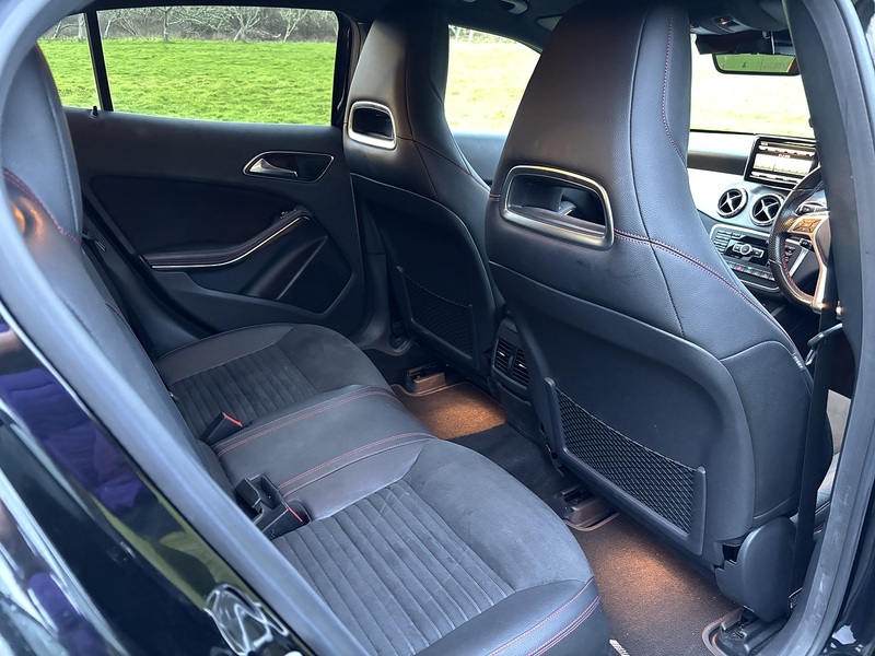 Mercedes-Benz Gla-Class Gla 250 4Matic Amg Line - U11495