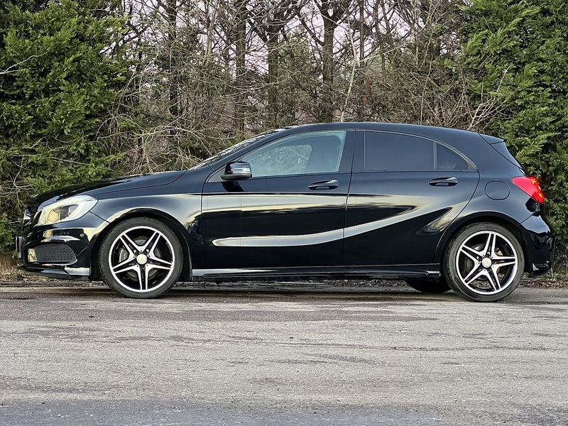 Mercedes-Benz A-Class A180 Amg Night Edition - U11499
