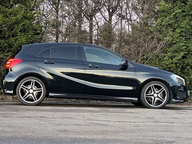 Mercedes-Benz A-Class A180 Amg Night Edition - U11499