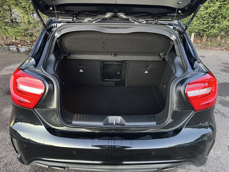 Mercedes-Benz A-Class A180 Amg Night Edition - U11499