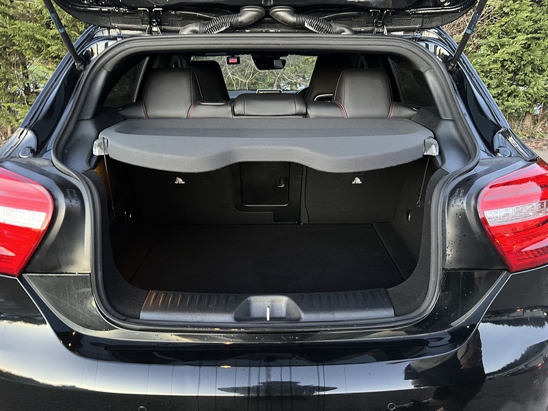 Mercedes-Benz A-Class A180 Amg Night Edition - U11499