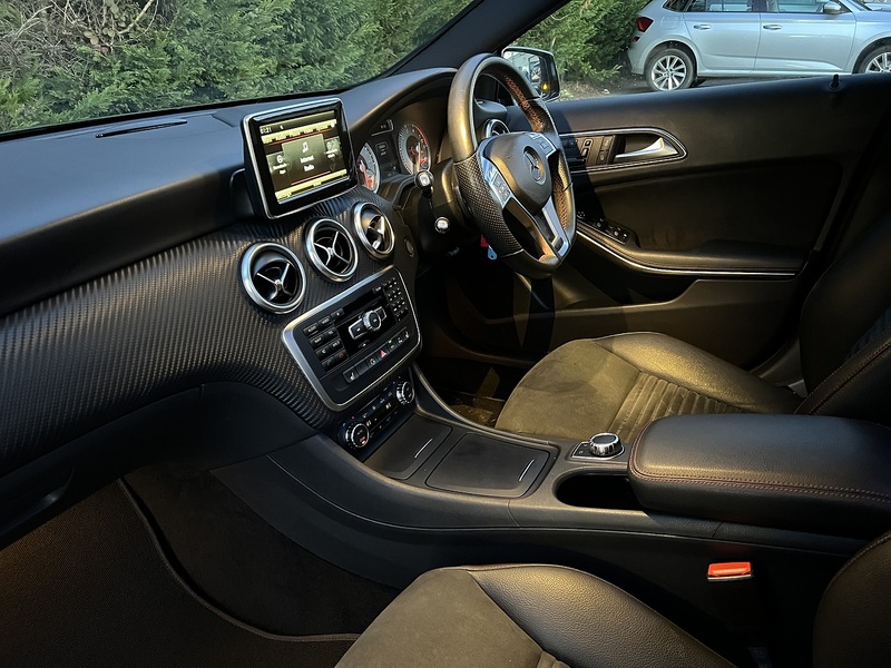 Mercedes-Benz A-Class A180 Amg Night Edition - U11499