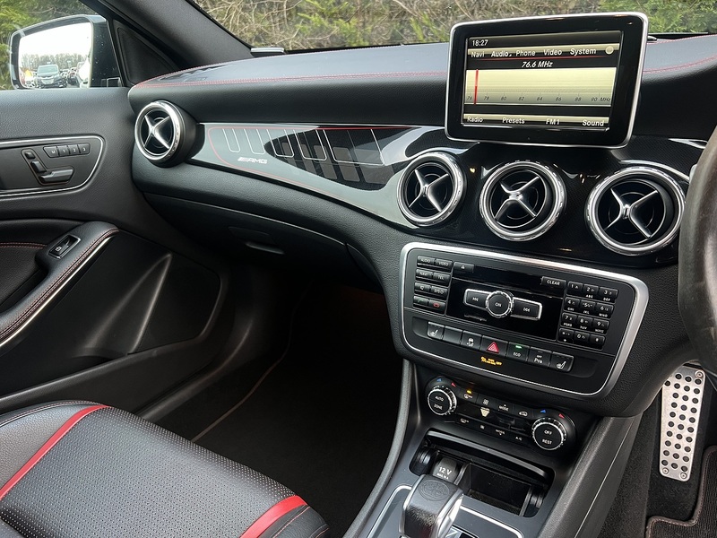Mercedes-Benz Gla-Class Gla45 Amg 4Matic - U11502