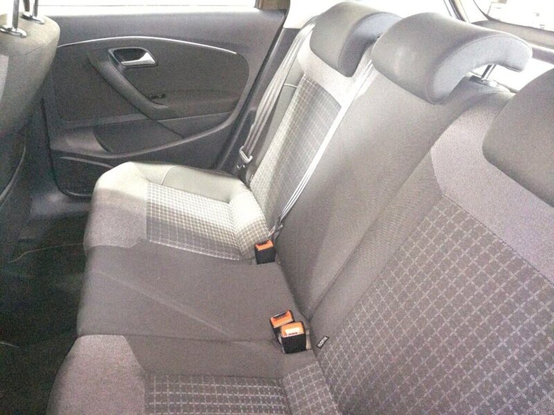 Volkswagen Polo 5D - U11511