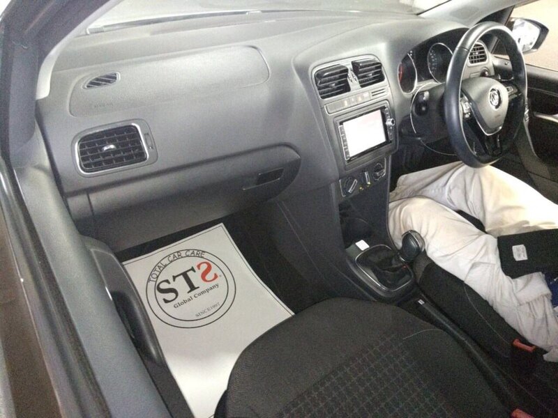 Volkswagen Polo 5D - U11511