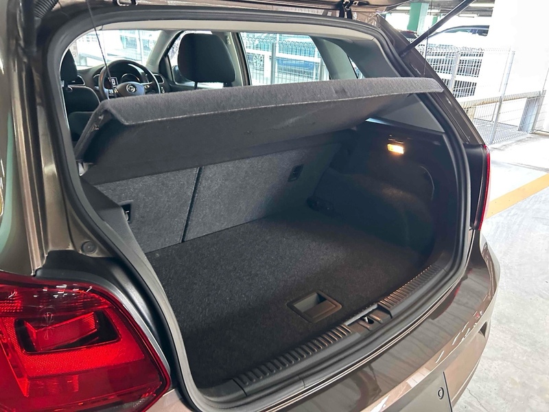 Volkswagen Polo 5D - U11511