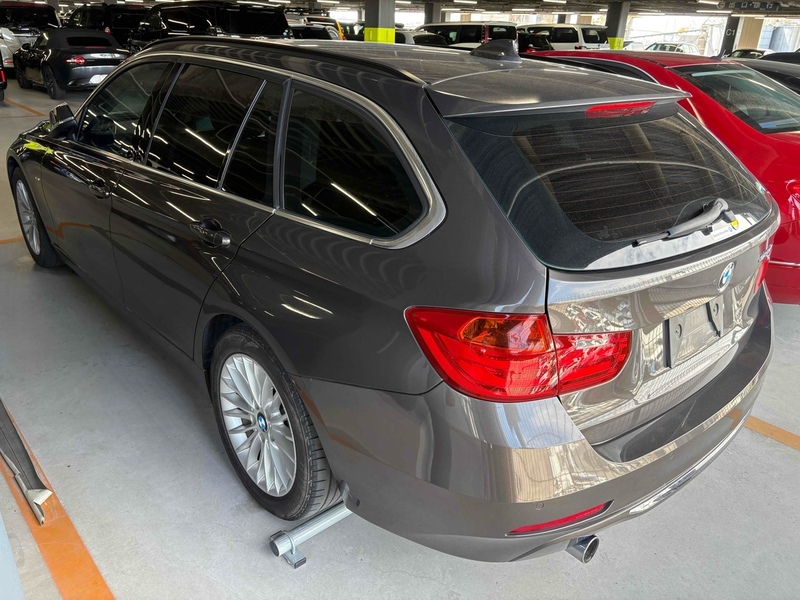 BMW 3 Series 320I Luxury Touring - U11512