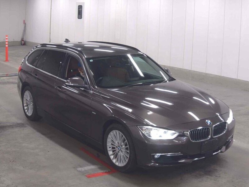 BMW 3 Series 320I Luxury Touring - U11512
