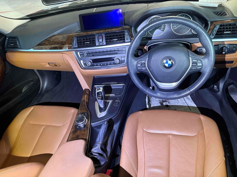 BMW 3 Series 320I Luxury Touring - U11512
