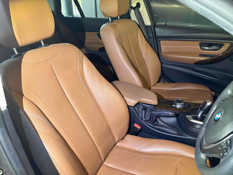 BMW 3 Series 320I Luxury Touring - U11512