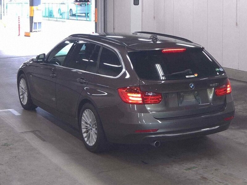 BMW 3 Series 320I Luxury Touring - U11512