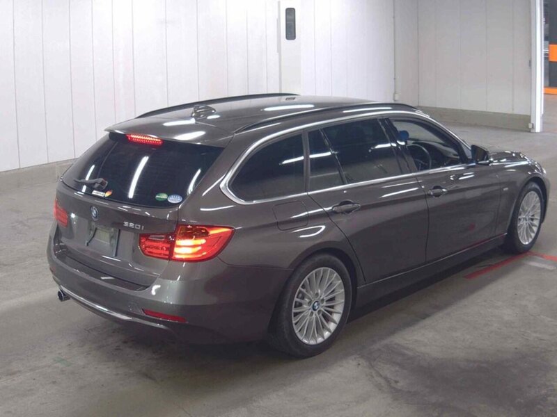 BMW 3 Series 320I Luxury Touring - U11512