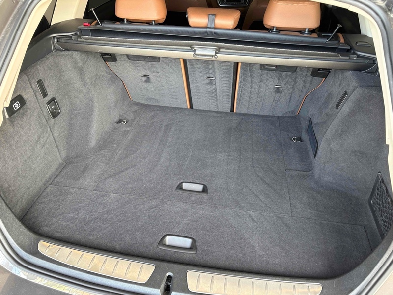 BMW 3 Series 320I Luxury Touring - U11512