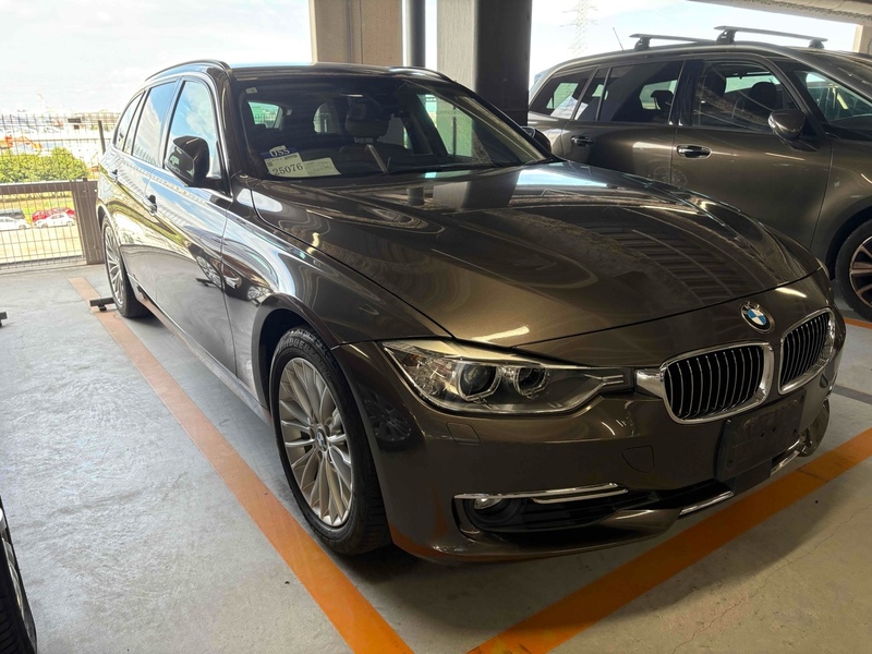 BMW 3 Series 320I Luxury Touring - U11512