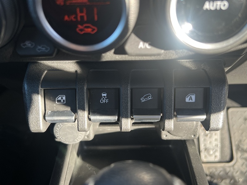 Suzuki Jimny Sierra 4WD JC - U11516