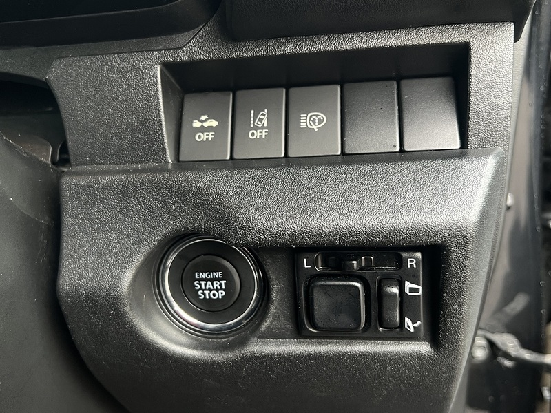 Suzuki Jimny Sierra 4WD JC - U11517