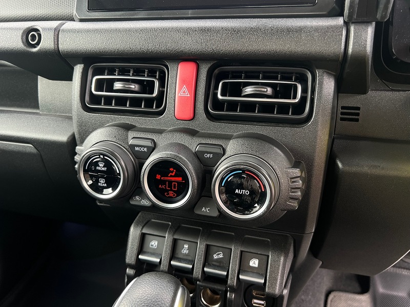 Suzuki Jimny Sierra 4WD JC - U11521