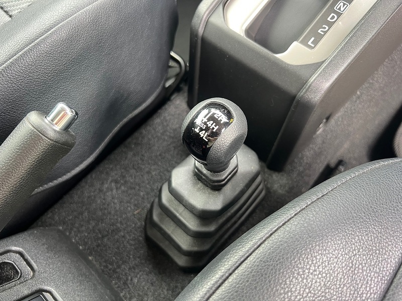 Suzuki Jimny Sierra 4WD JC - U11521