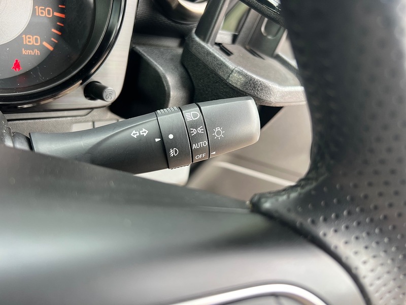 Suzuki Jimny Sierra 4WD JC - U11521