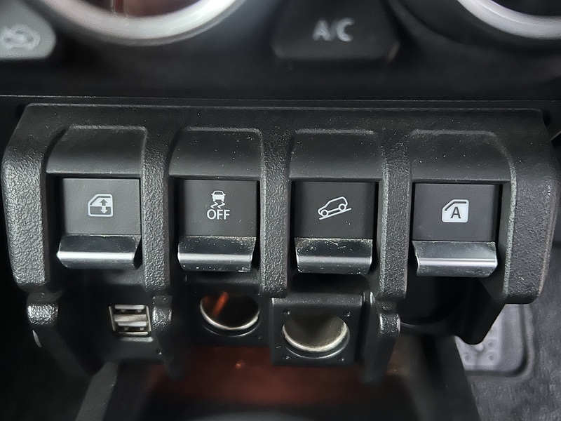 Suzuki Jimny Sierra 4WD JC - U11522