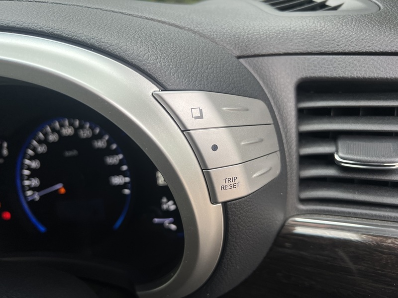 Nissan Elgrand 5D 250 Highway Star - U11524