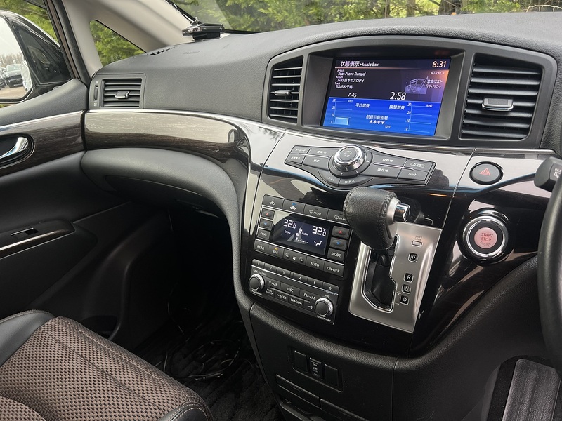 Nissan Elgrand 5D 250 Highway Star - U11524