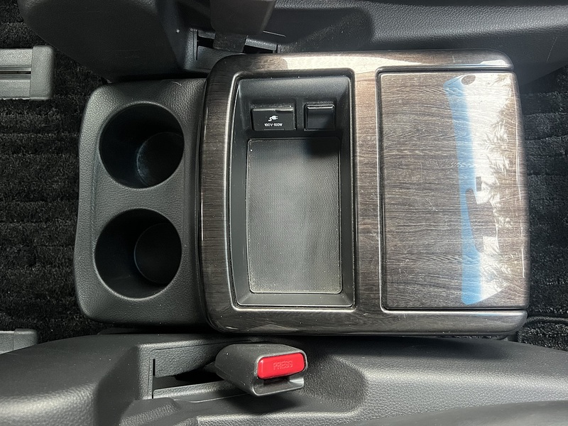 Nissan Elgrand 5D 250 Highway Star - U11524