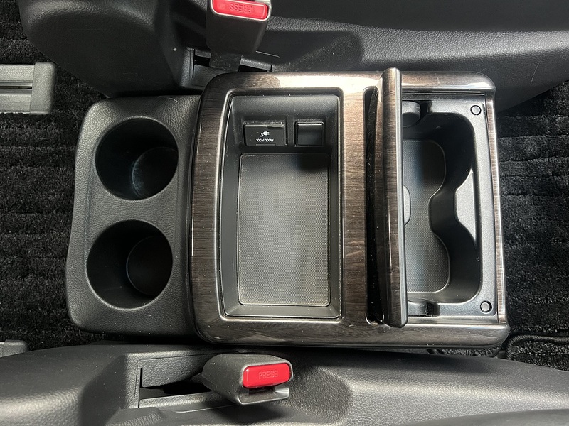 Nissan Elgrand 5D 250 Highway Star - U11524