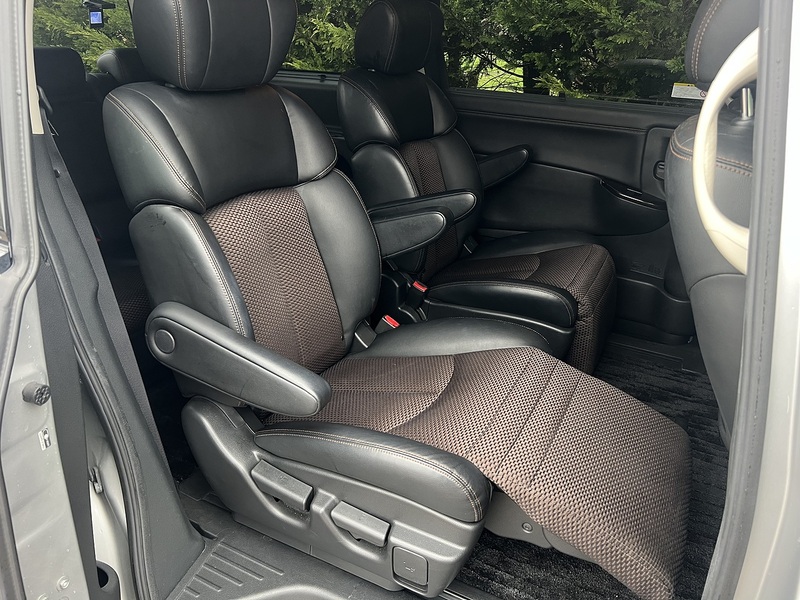 Nissan Elgrand 5D 250 Highway Star - U11524