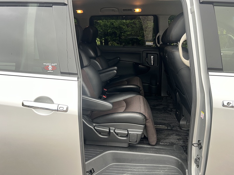 Nissan Elgrand 5D 250 Highway Star - U11524