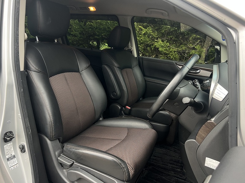 Nissan Elgrand 5D 250 Highway Star - U11524