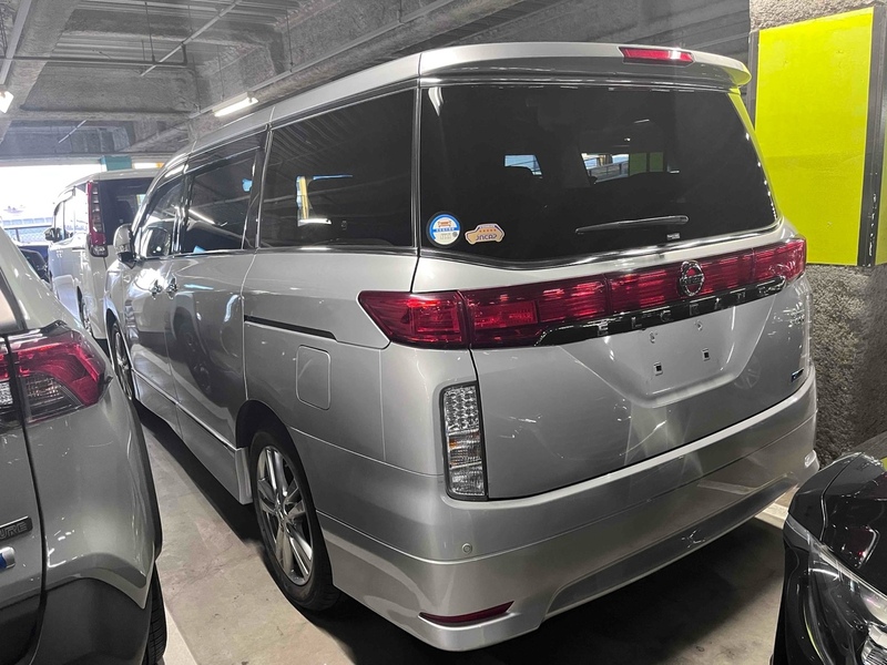 Nissan Elgrand 5D 250 Highway Star - U11524