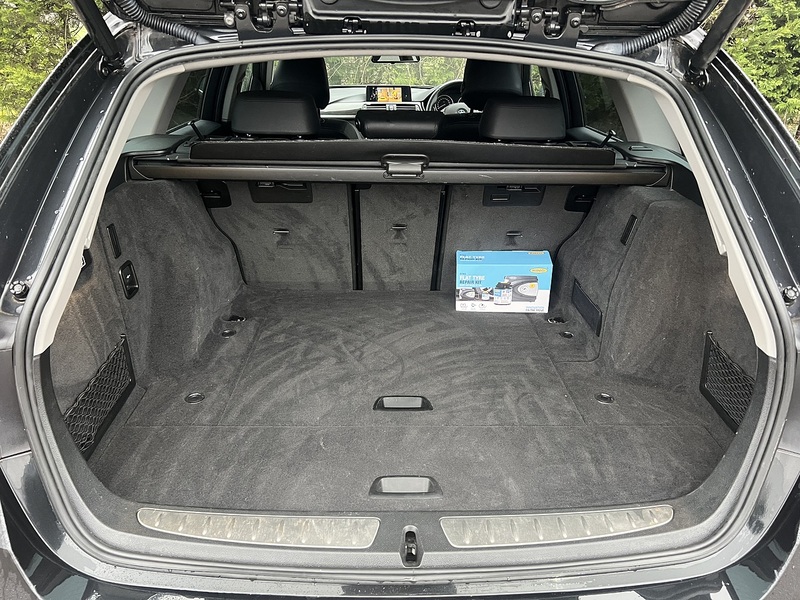 BMW 3 Series 320D Luxury Touring - U11525