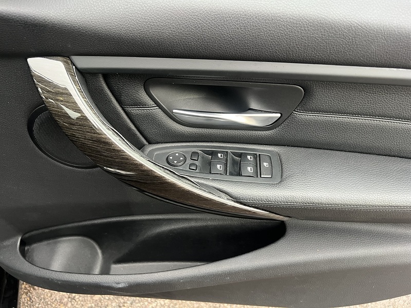 BMW 3 Series 320D Luxury Touring - U11525