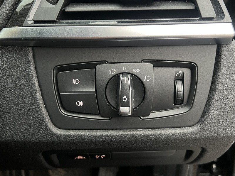 BMW 3 Series 320D Luxury Touring - U11525