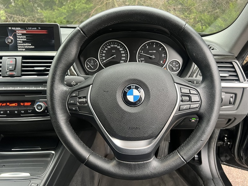 BMW 3 Series 320D Luxury Touring - U11525
