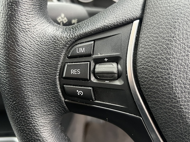 BMW 3 Series 320D Luxury Touring - U11525