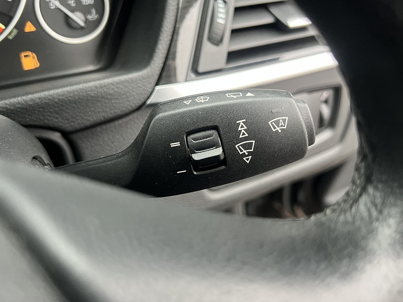 BMW 3 Series 320D Luxury Touring - U11525