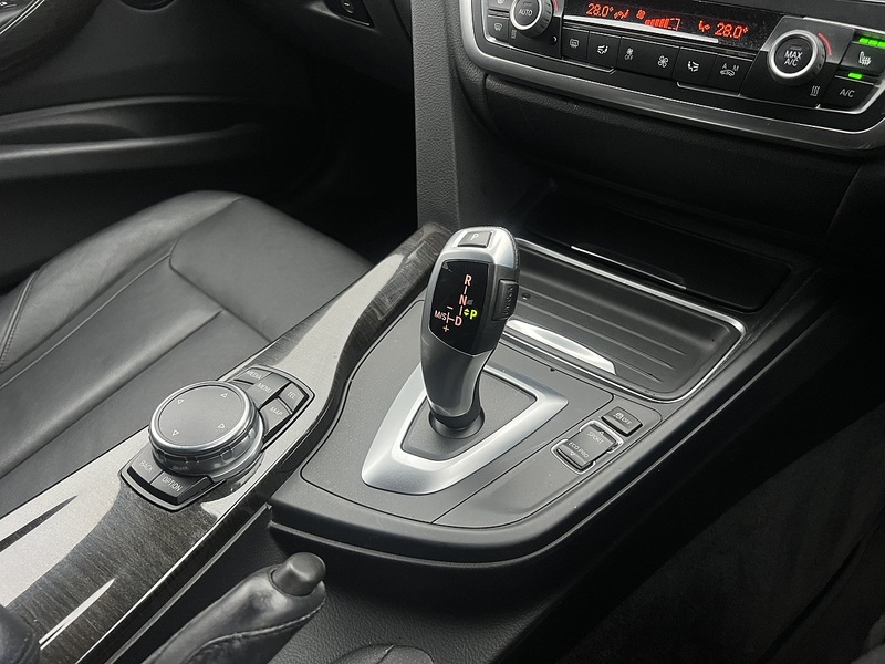 BMW 3 Series 320D Luxury Touring - U11525