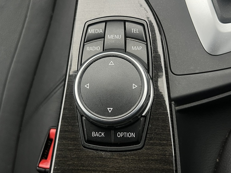 BMW 3 Series 320D Luxury Touring - U11525