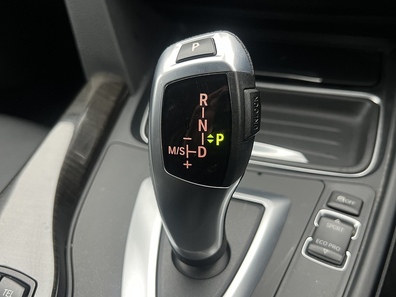 BMW 3 Series 320D Luxury Touring - U11525