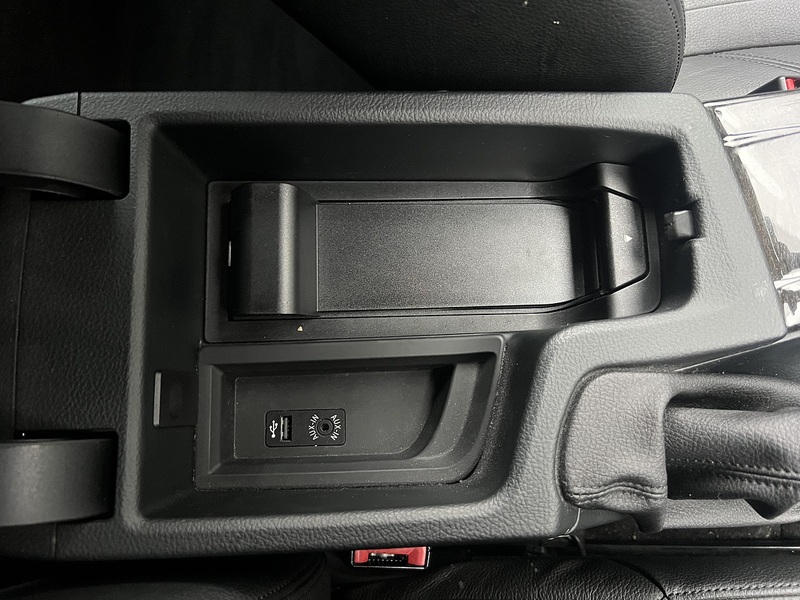 BMW 3 Series 320D Luxury Touring - U11525