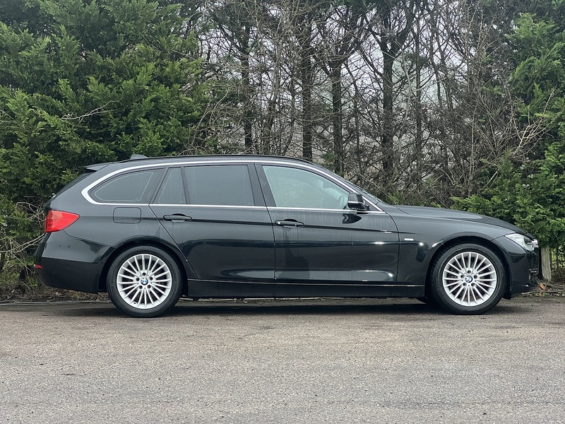 BMW 3 Series 320D Luxury Touring - U11525