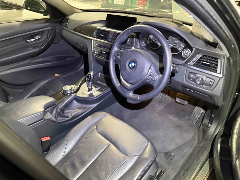 BMW 3 Series 320D Luxury Touring - U11525