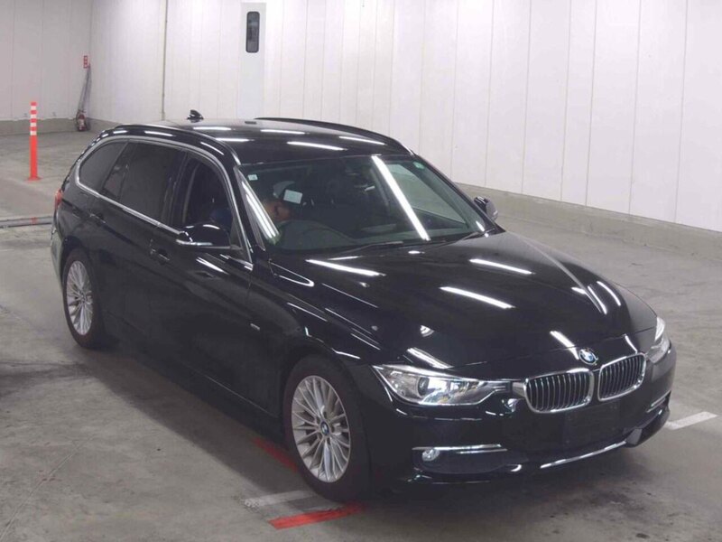 BMW 3 Series 320D Luxury Touring - U11525