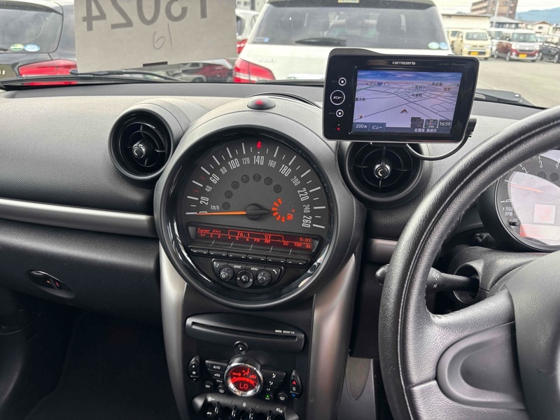 Mini Cooper Crossover 5D - U11526