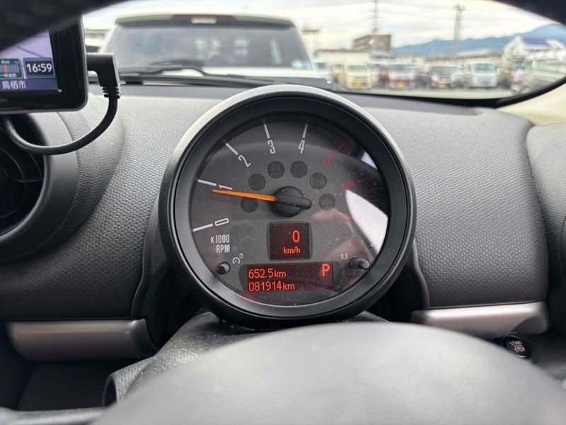 Mini Cooper Crossover 5D - U11526