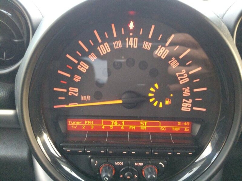 Mini Cooper Crossover 5D - U11526